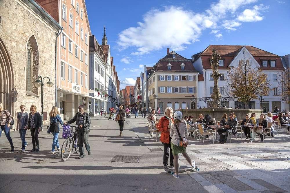 Marktplatz und Marktbrunnen 3