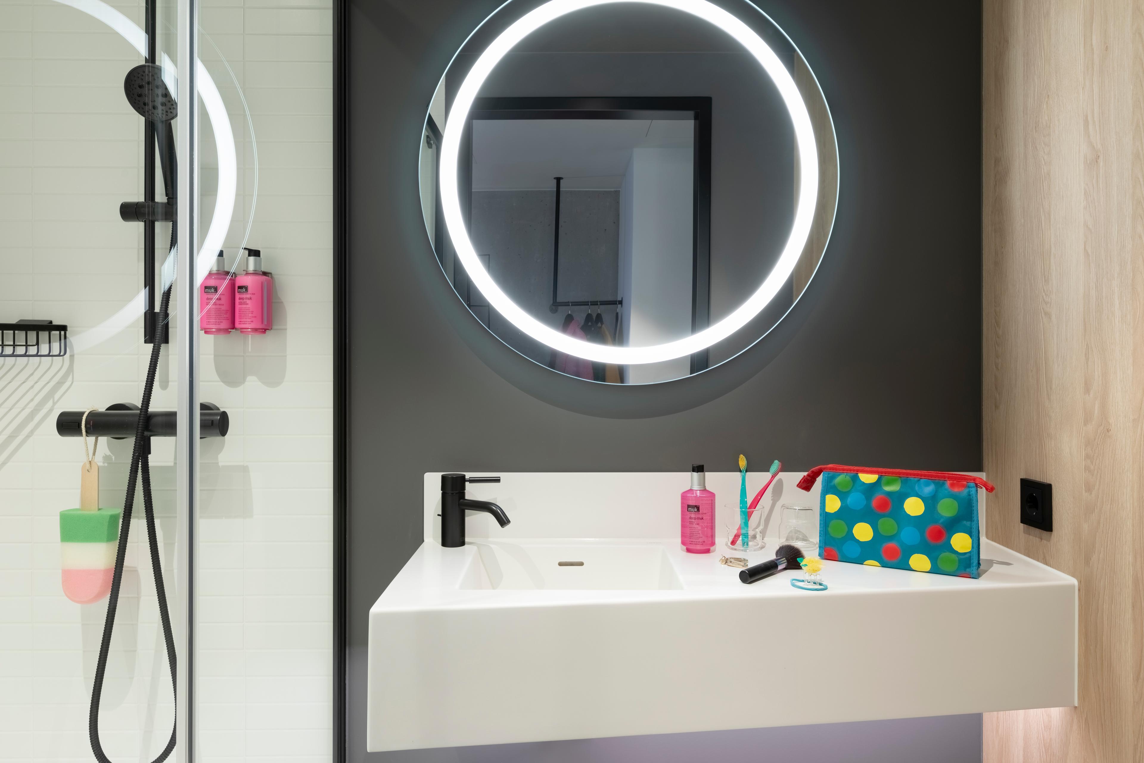 OX_STROO_Bathroom_1